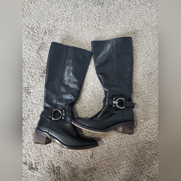 Boots - Picture 1 of 4